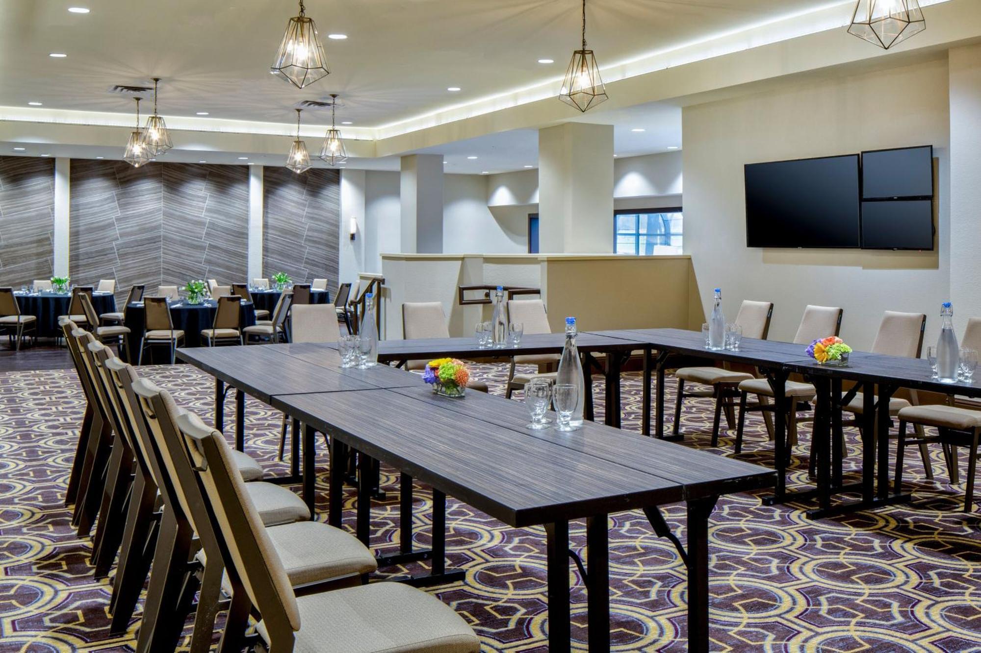 Hotel Sheraton Dfw Airport 4*