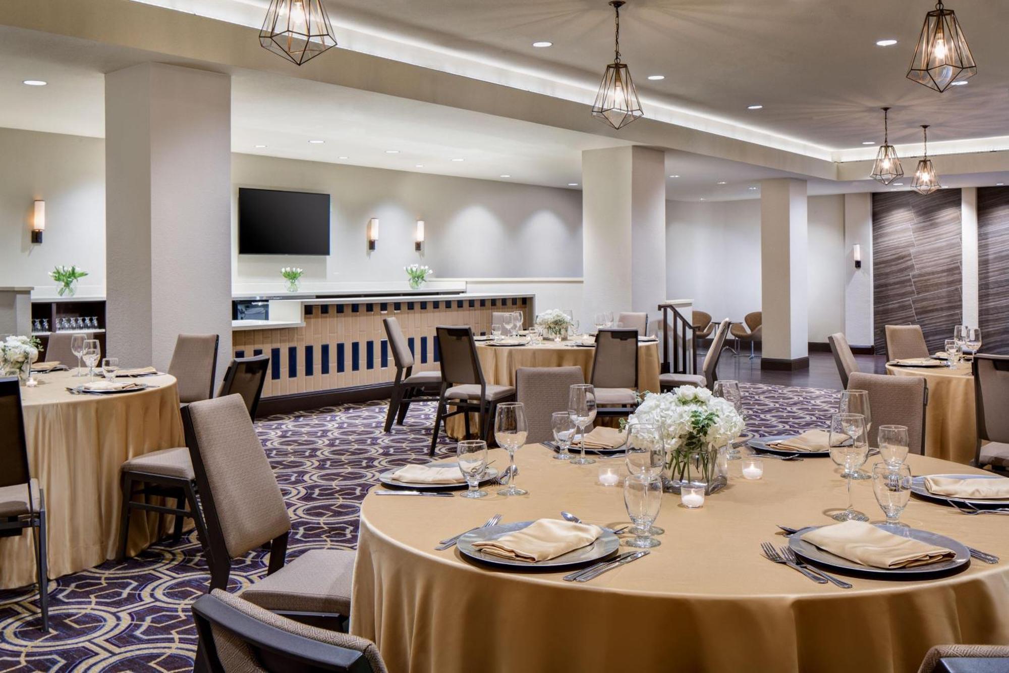 Sheraton Dfw Airport 4*